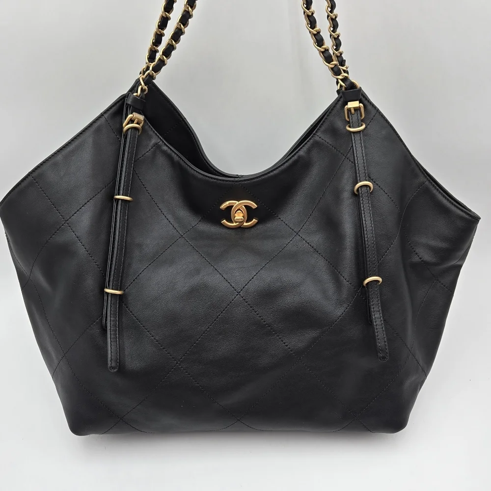 ❌❌🔥SOLD ❌❌❌Chanel Maxi Shopping Bag - COA INCLUDED - Picture 4 of 12